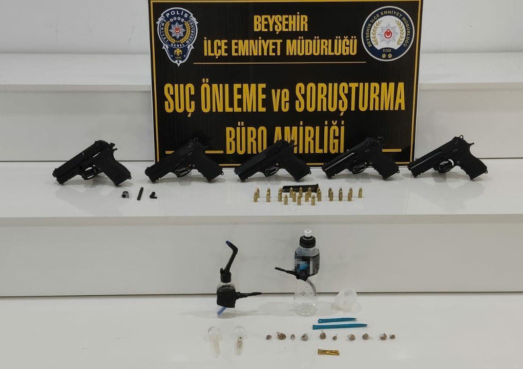 Konya’da uyuşturucu ve silah tacirlerine operasyon