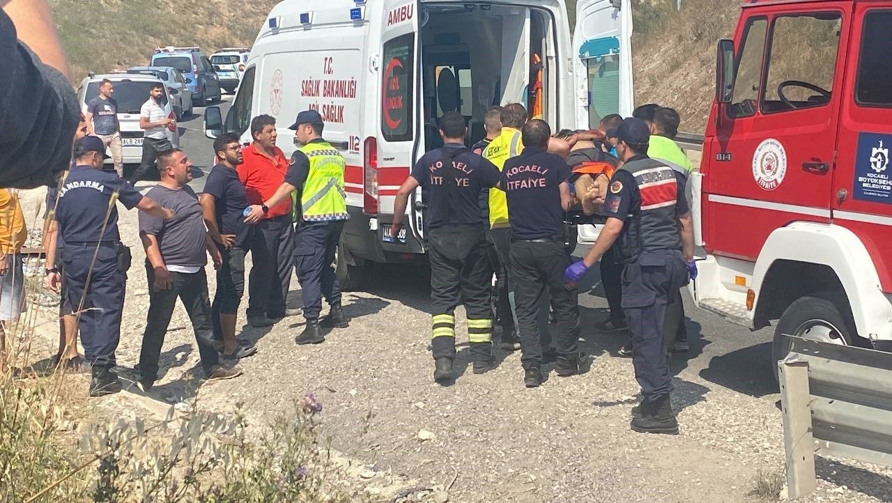 Kuzey Marmara Otoyolu’nda tır devrildi: 1 ölü