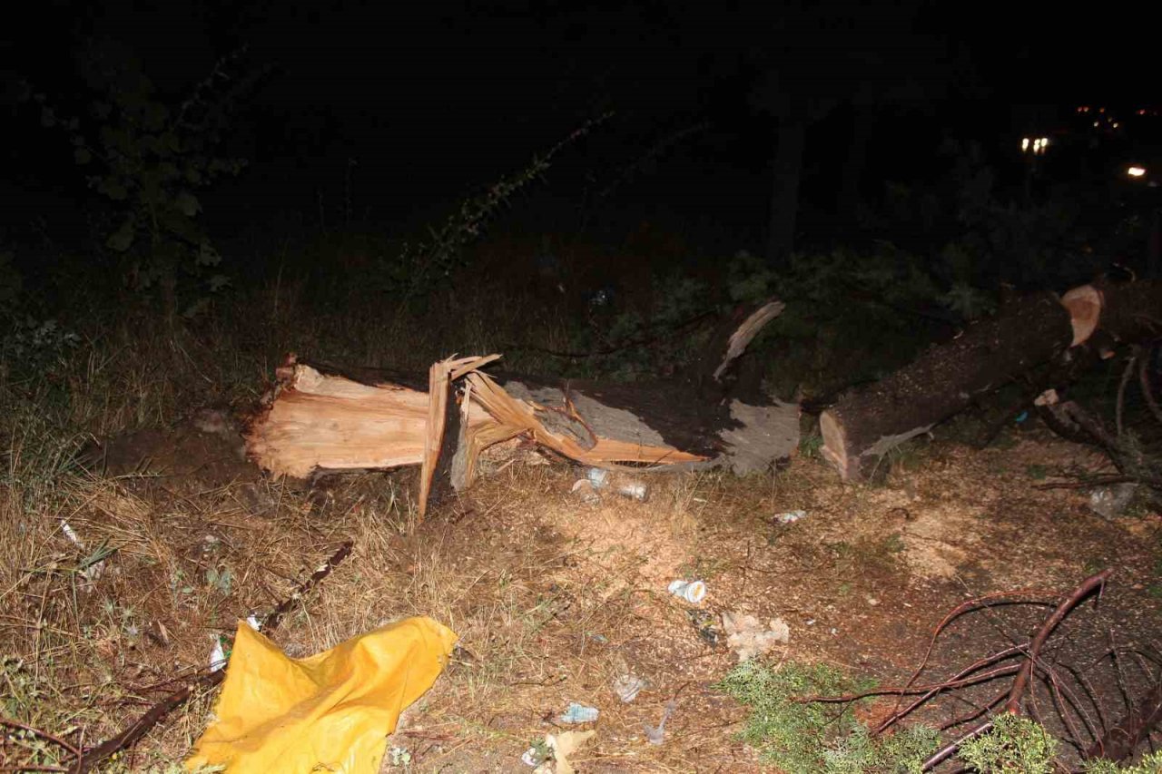 Fırtına Alaşehir’i savaş alanına çevirdi