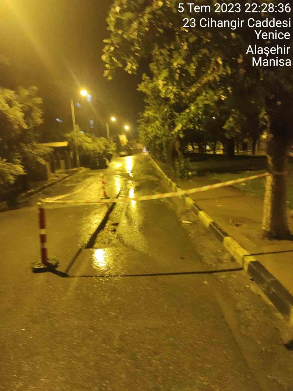 Fırtına Alaşehir’i savaş alanına çevirdi