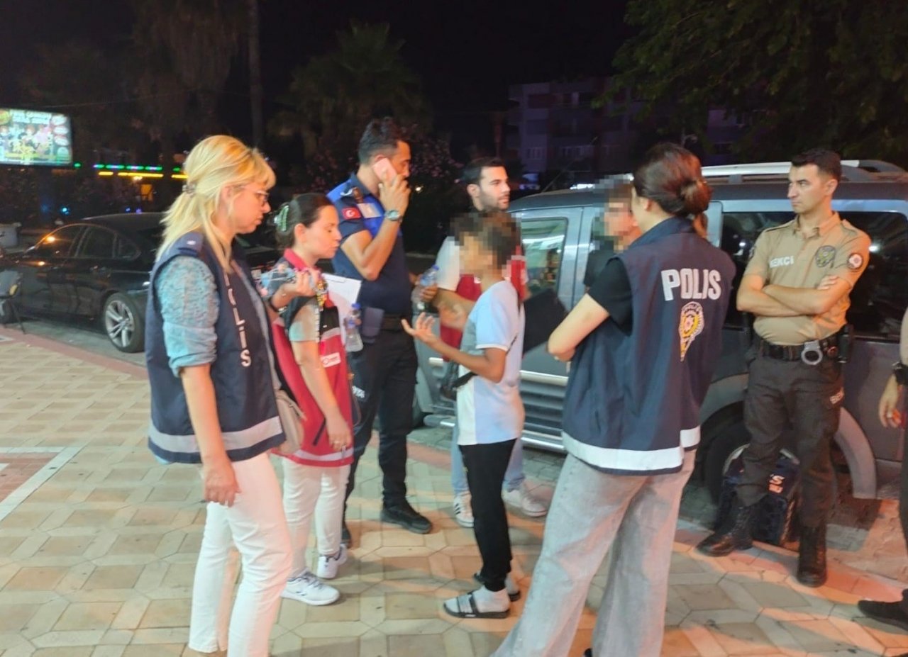 Marmaris’te zabıta sokakta çalıştırılan çocuklara yönelik denetim yaptı