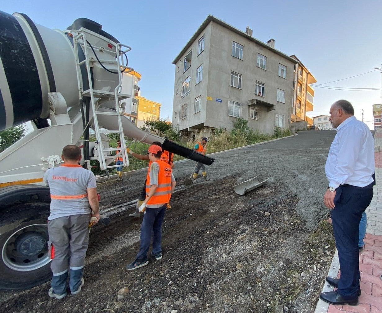 Başkan Sandıkçı: “İlçemize güvenli ve konforlu yollar kazandırıyoruz”