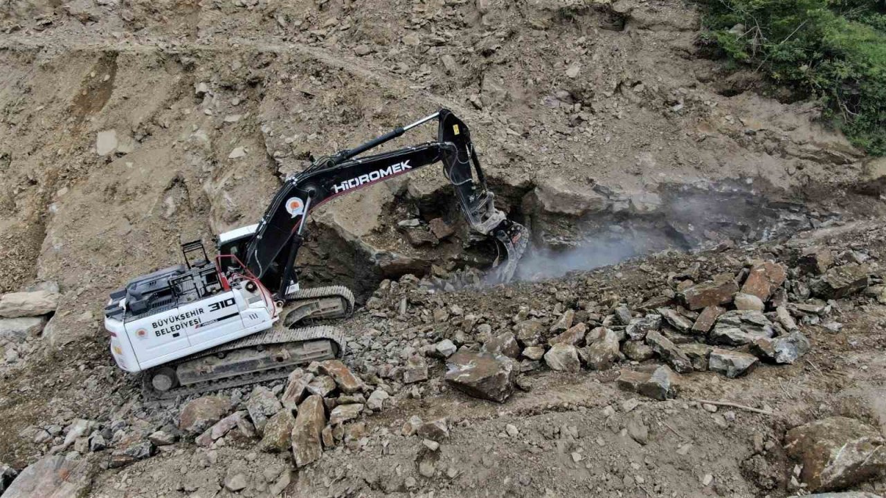 Büyükşehir’den heyelana karşı tahkimat