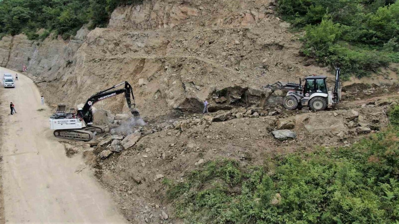 Büyükşehir’den heyelana karşı tahkimat