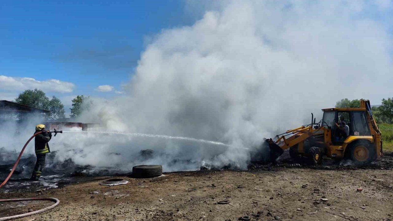 Samsun’da geri dönüşüm fabrikasında yangın