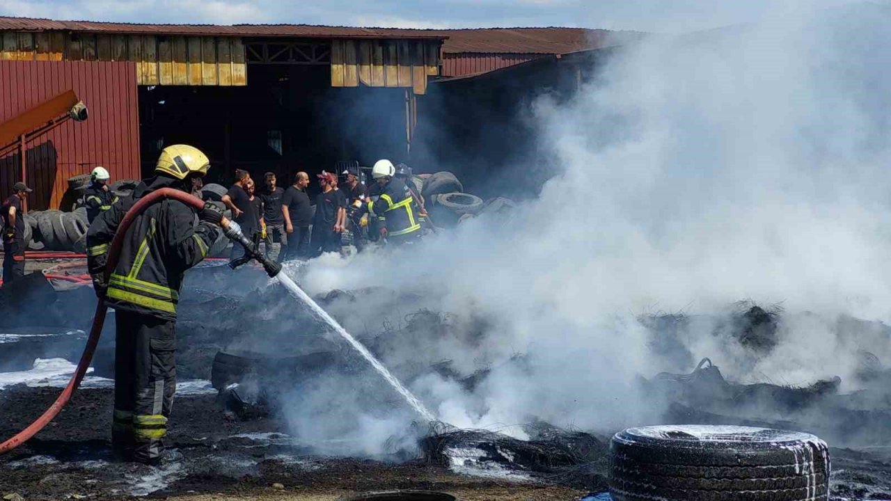 Samsun’da geri dönüşüm fabrikasında yangın