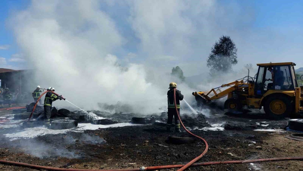 Samsun’da geri dönüşüm fabrikasında yangın