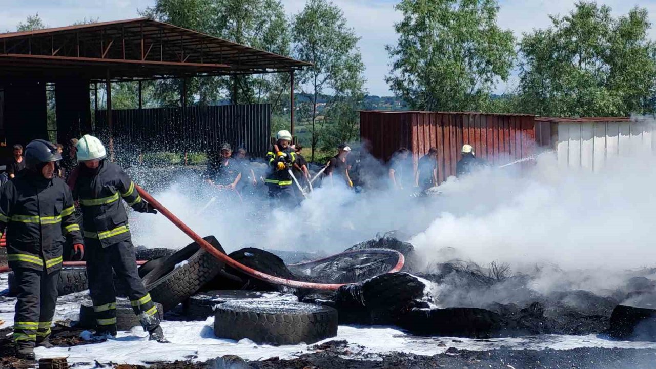 Samsun’da geri dönüşüm fabrikasında yangın