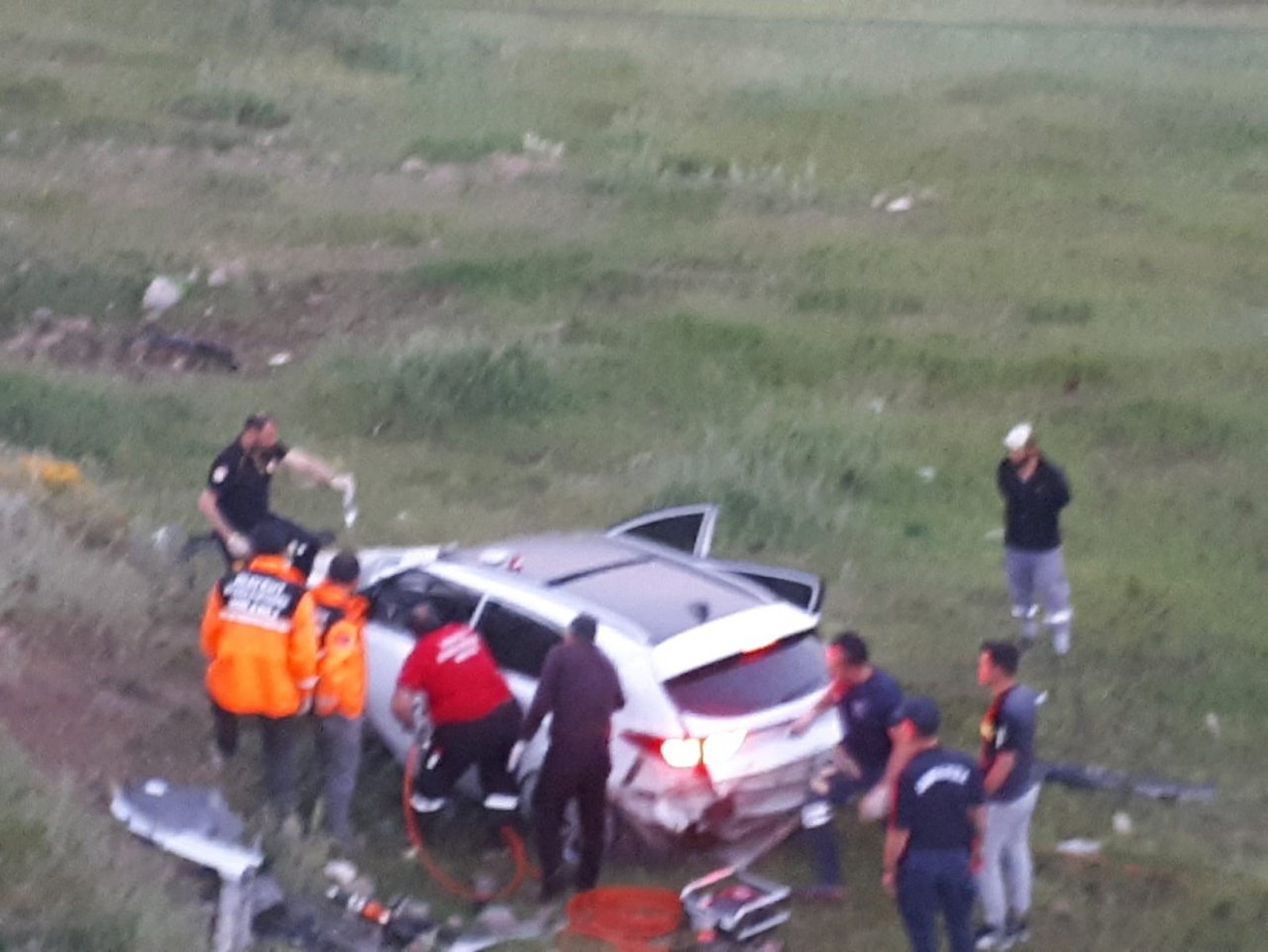 Otomobil şarampole uçtu: 4 yaralı