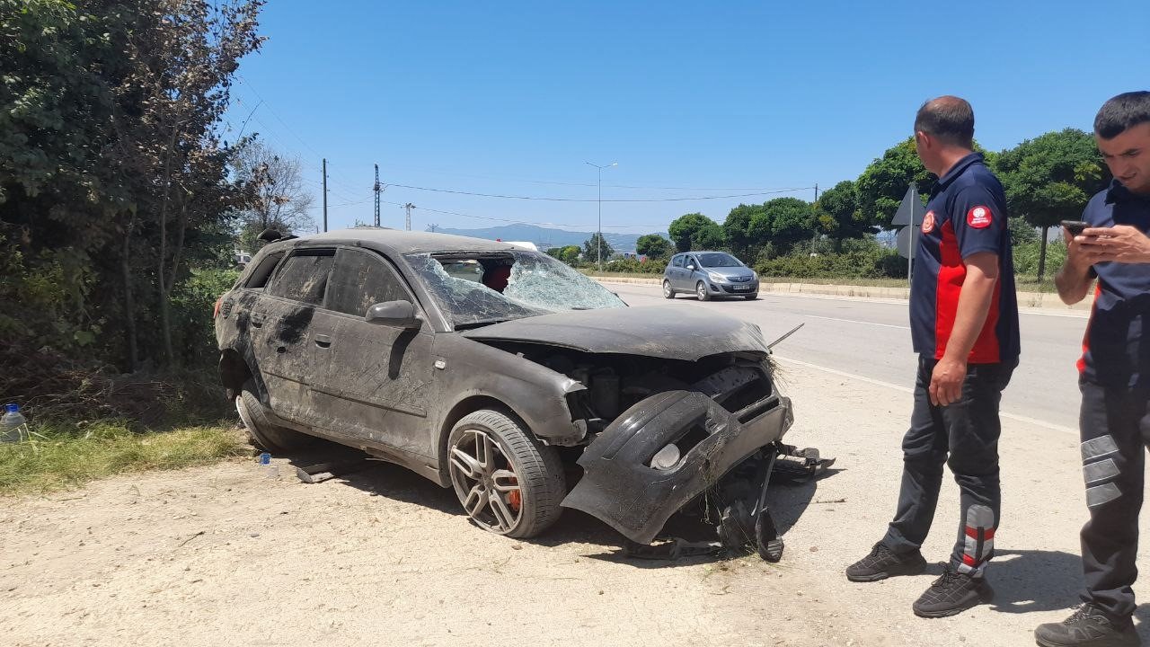 Araç takla attı, 3 kişi yaralandı