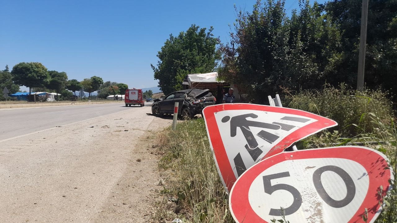 Araç takla attı, 3 kişi yaralandı