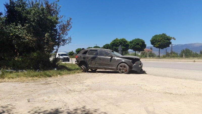 Araç takla attı, 3 kişi yaralandı