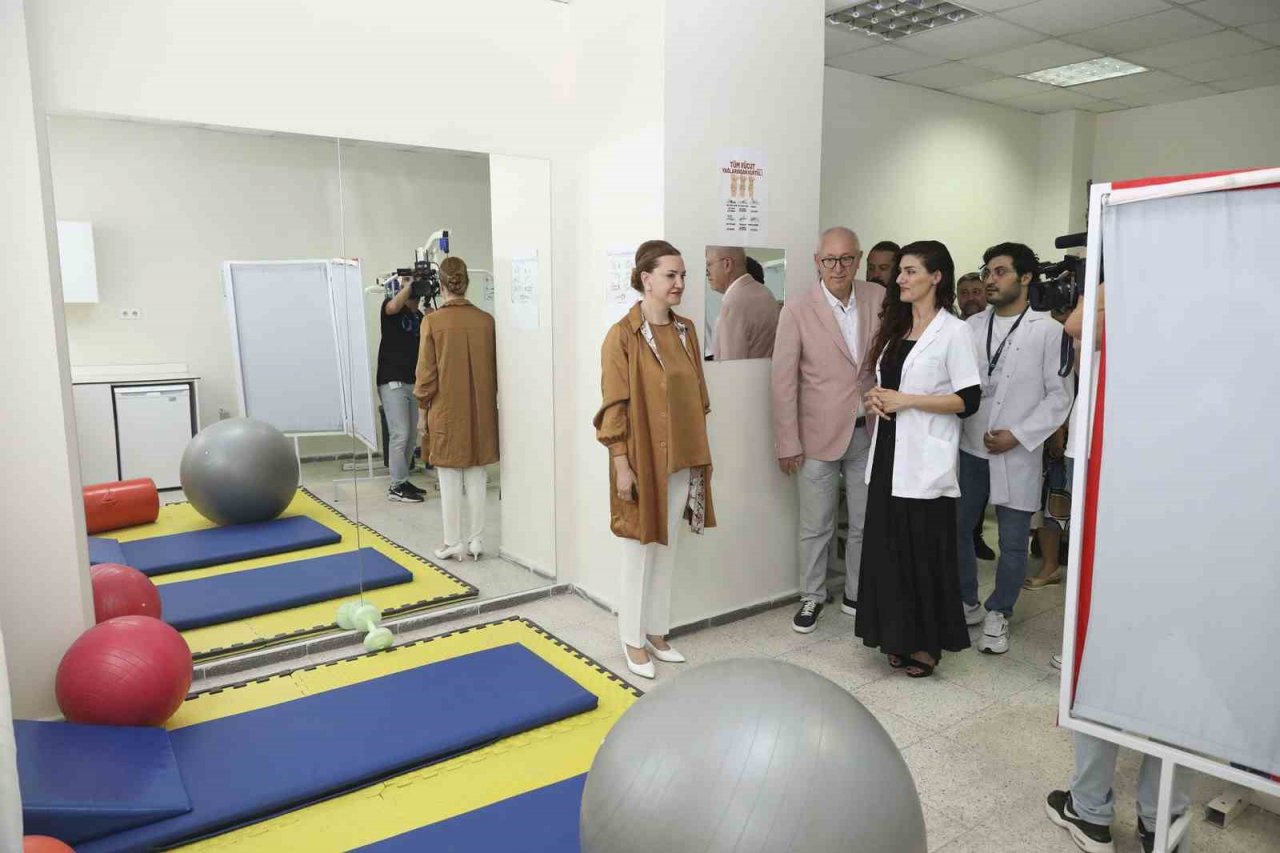 Türkiye’nin ilk obezite polikliniği DEÜ’de açıldı