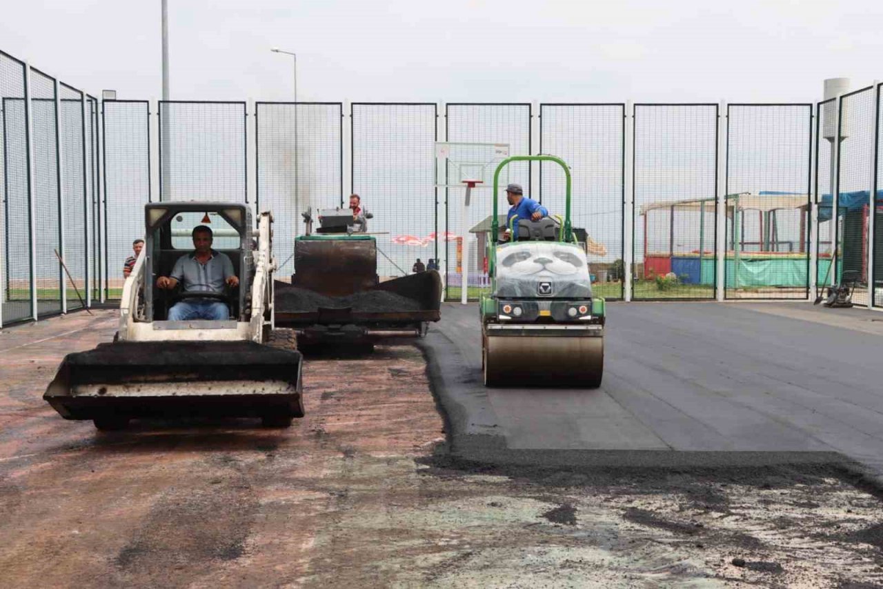 Yalova Belediyesi spor sahalarını yeniliyor