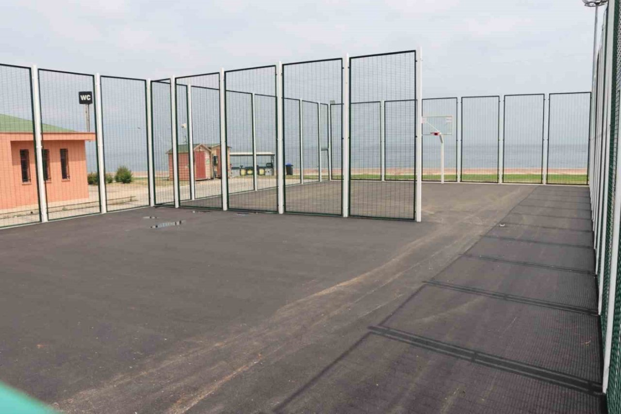 Yalova Belediyesi spor sahalarını yeniliyor