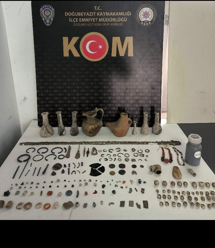 Ağrı’da tarihi eser operasyonu