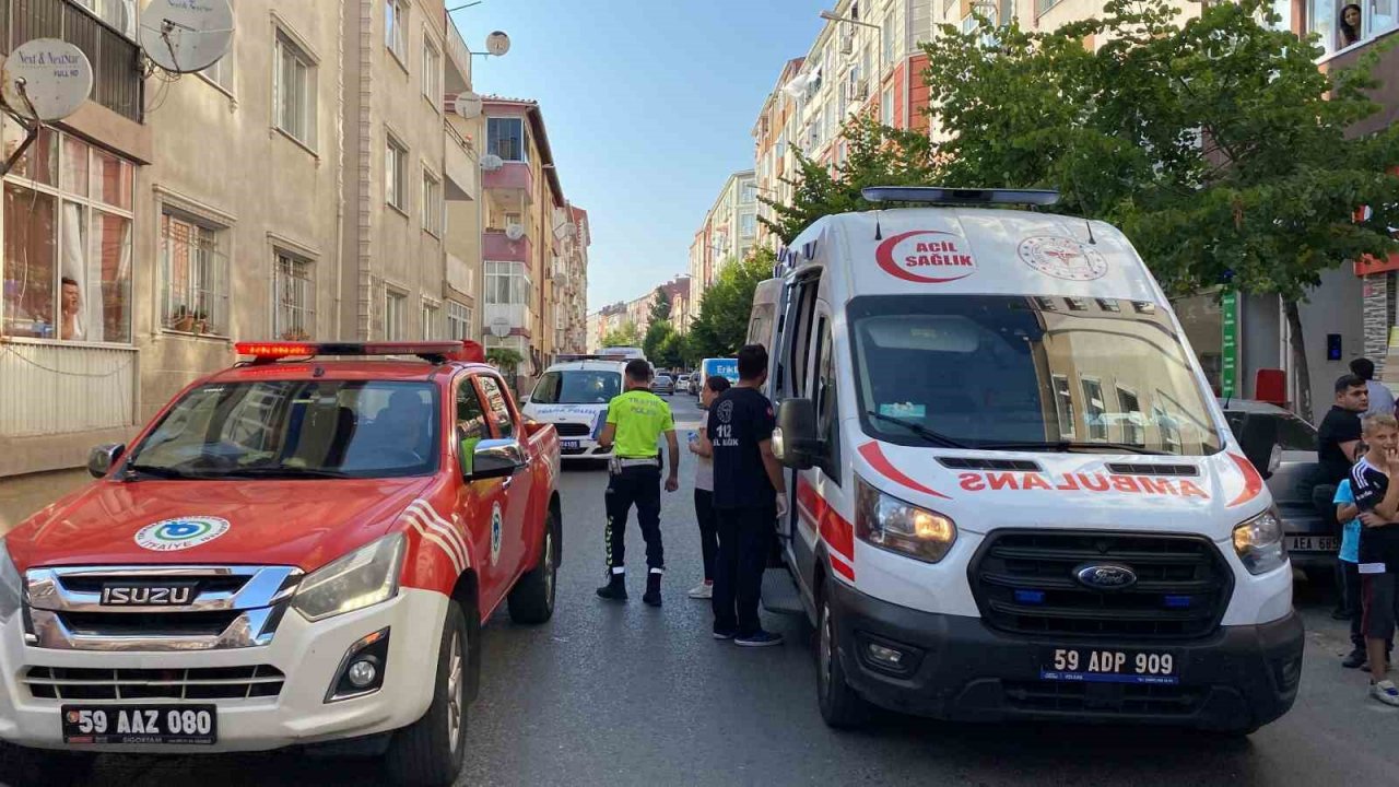 Anne ve kızı emniyet kemeri sayesinde devrilen araçtan yara almadan çıktı