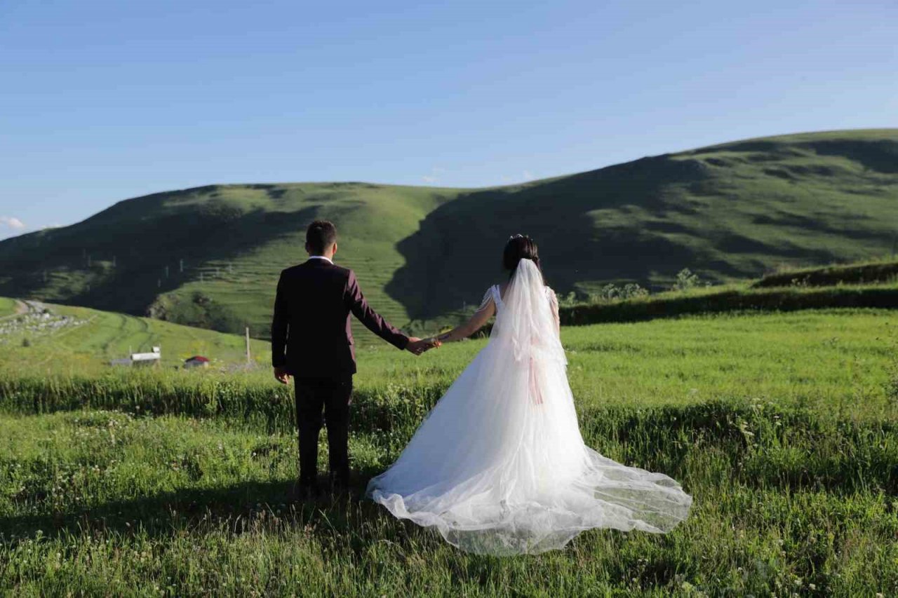 Karadağlar, çiftlerin yeni gözdesi