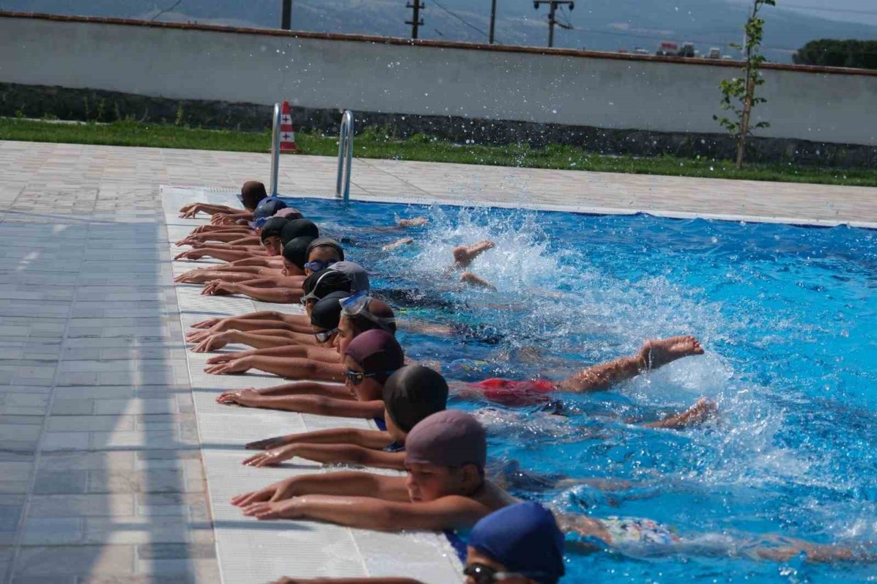 Kuyucak’ta yüzme bilmeyen kalmayacak