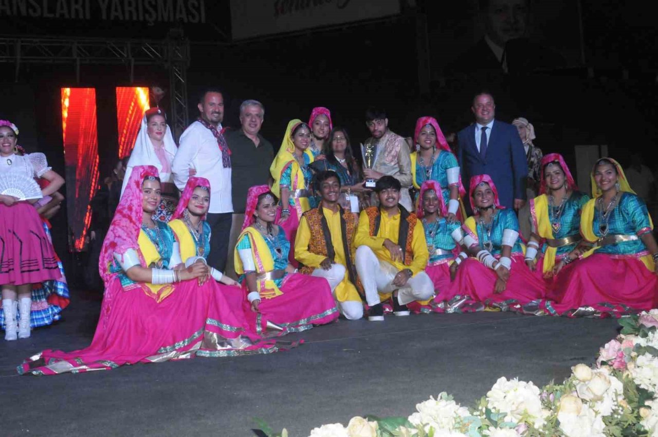 Altın Karanfil Halk Dansları Yarışması’nı Meksika kazandı