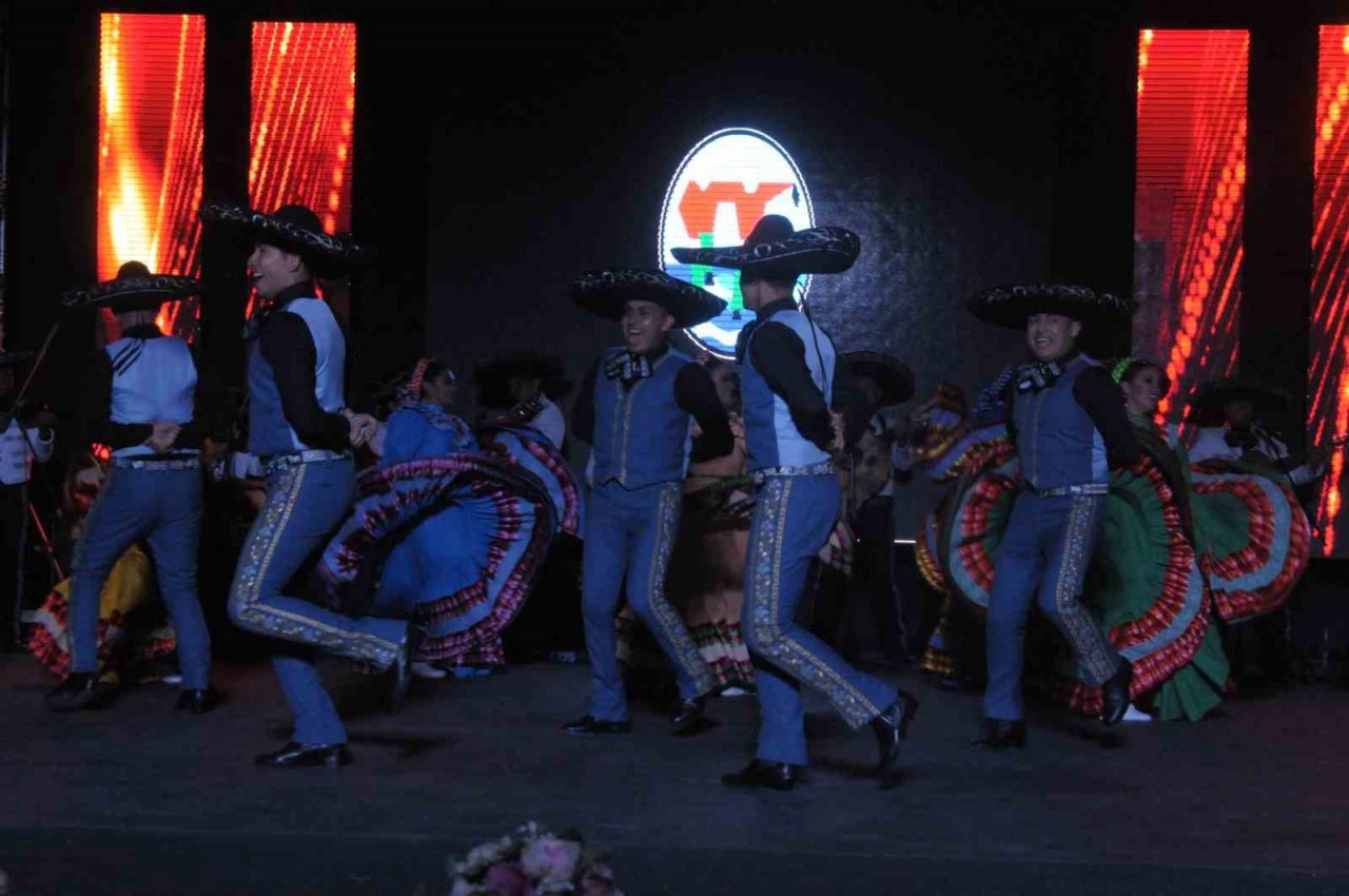 Altın Karanfil Halk Dansları Yarışması’nı Meksika kazandı