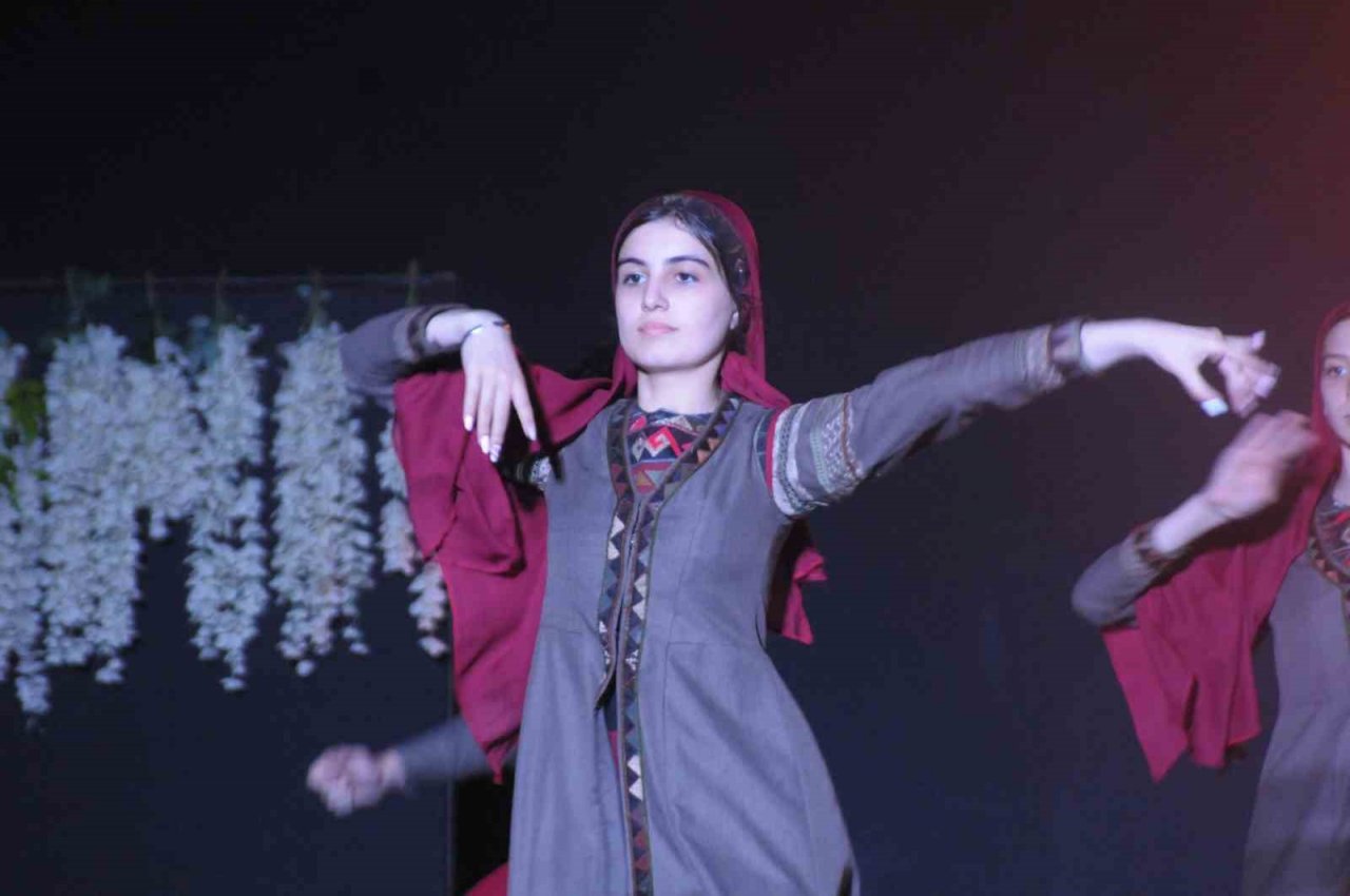 Altın Karanfil Halk Dansları Yarışması’nı Meksika kazandı