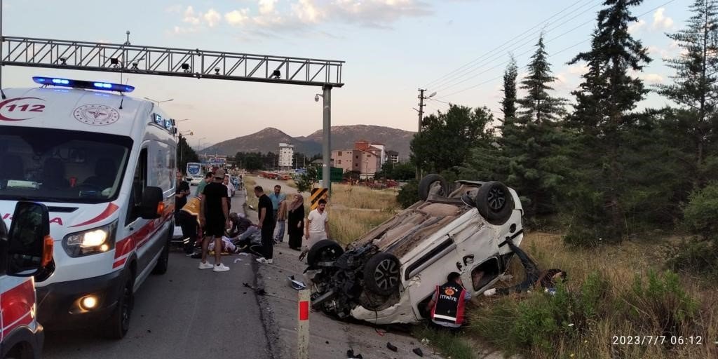 Burdur’da takla atan otomobildeki 5 kişi yaralandı