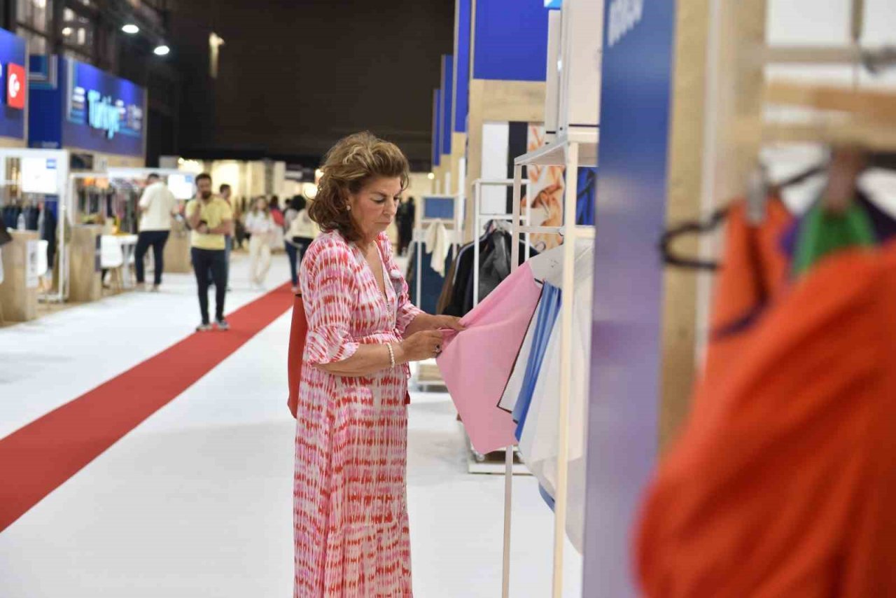 Bursalı tekstilciler ihracat için Fransa’da