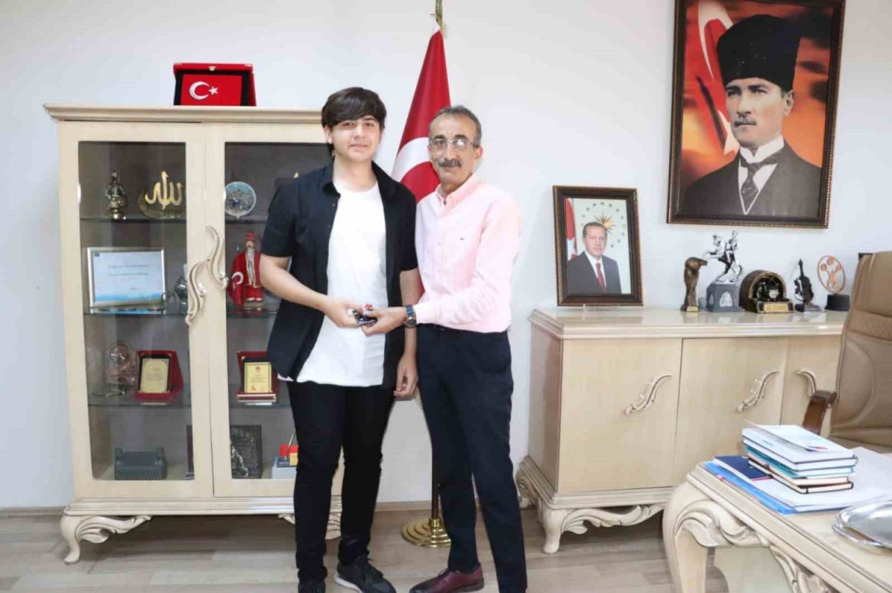 Milli Eğitim Müdürü Kodek, LGS birincilerini ödüllendirdi