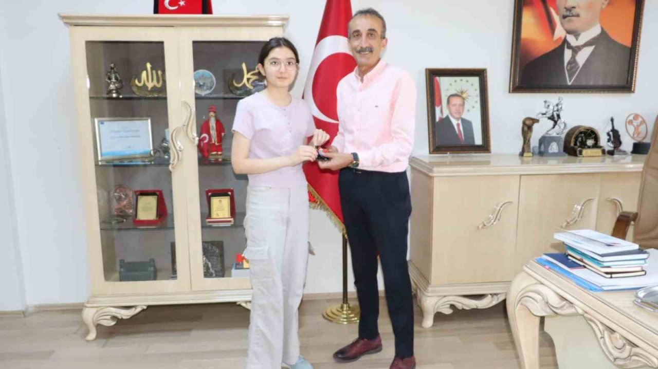 Milli Eğitim Müdürü Kodek, LGS birincilerini ödüllendirdi