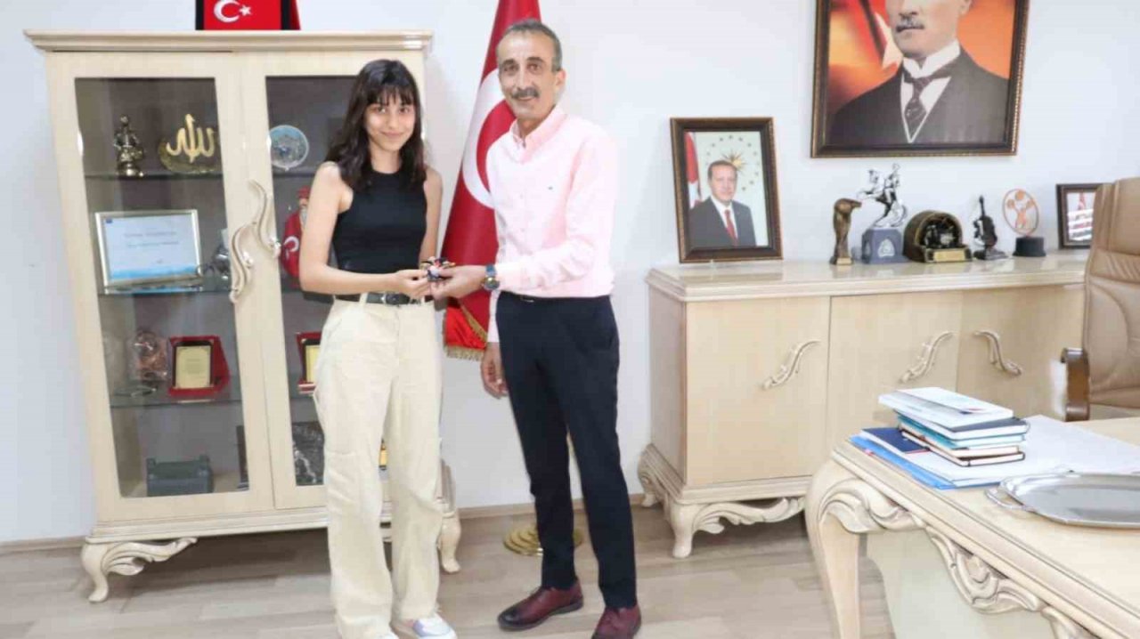 Milli Eğitim Müdürü Kodek, LGS birincilerini ödüllendirdi