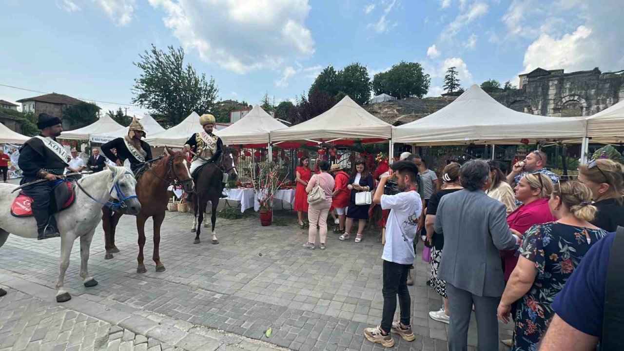 Ot festivalinde atlara yoğun ilgi