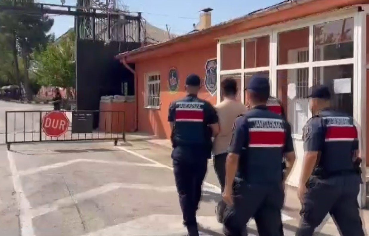 3 kardeşin öldüğü muhtarlık kavgasının müebbet alan firarisi yakalandı