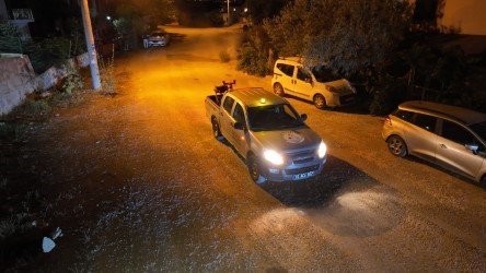 Burhaniye’de ilaçlama çalışmaları devam ediyor