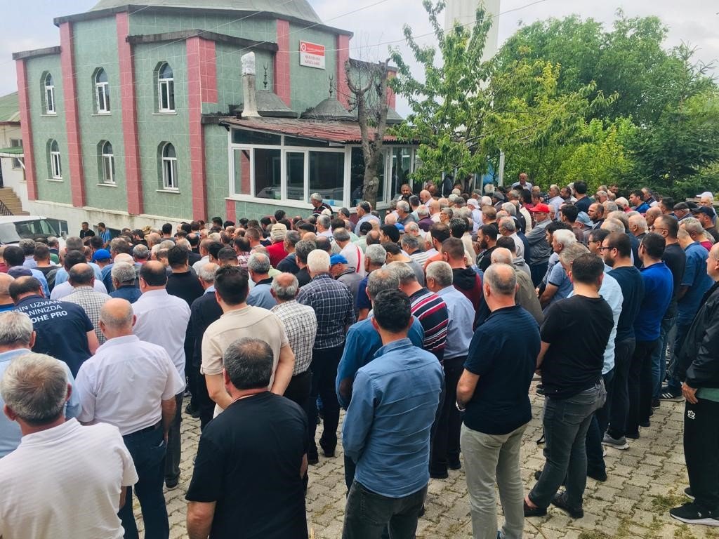 Eşi tarafından öldürülen kadın ve annesi Tokat’ta toprağa verildi