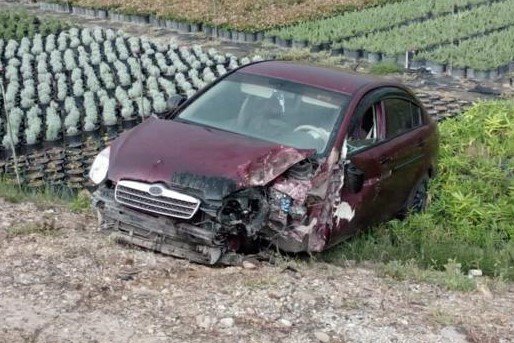 İzmir’deki kazada otomobil kağıt gibi yırtıldı: 2 yaralı