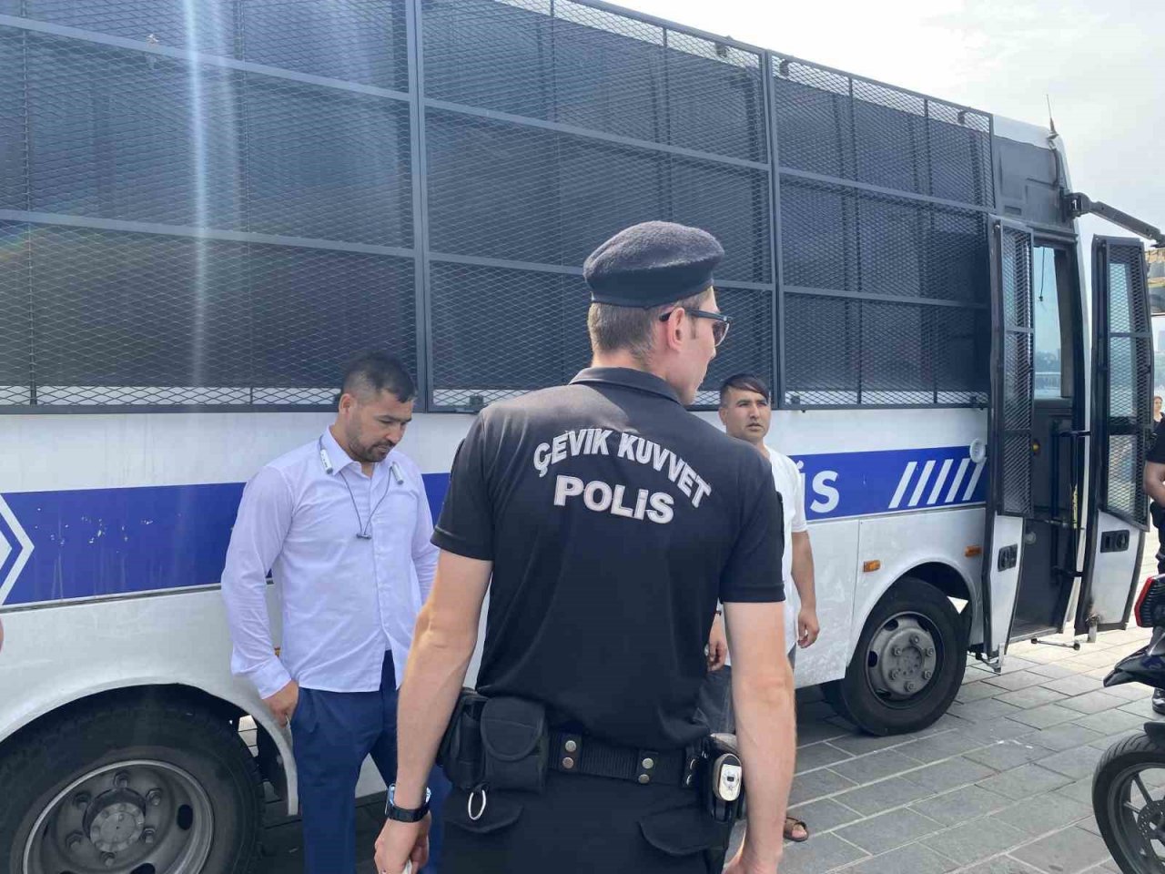 Üsküdar’da kaçak göçmen denetimi: 3 kaçak göçmen yakalandı