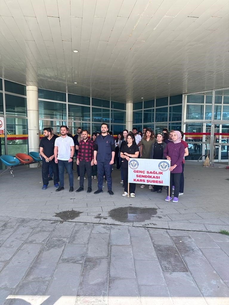 Kars’ta Genç Sağlık Sen’den basın açıklaması