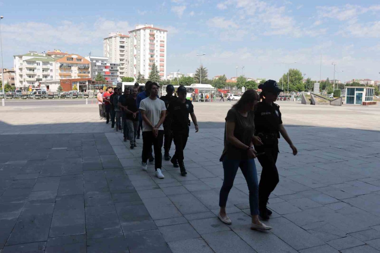’Siyah inci’ operasyonunda 18 şüpheli adliyede