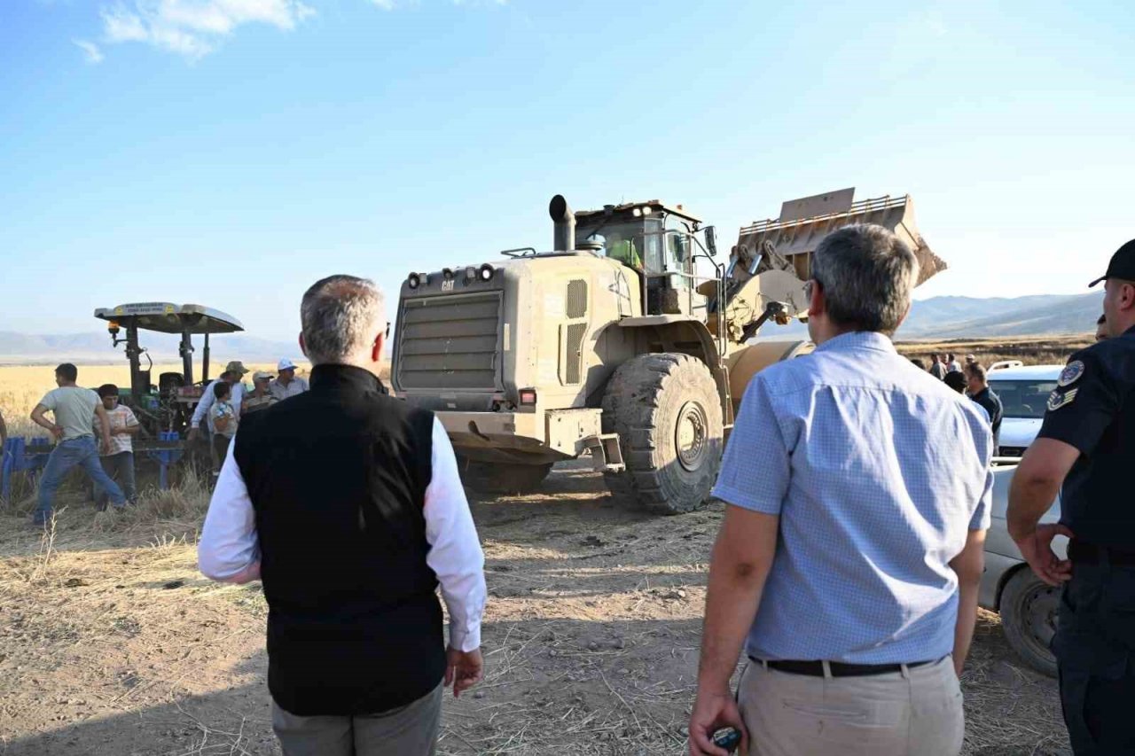 Develi’de anız yangını: Hububat ekili 140 dekar alan yandı