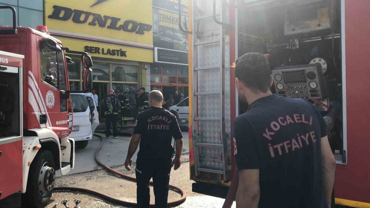 İş yerindeki klima ve buzdolabı yangın çıkardı