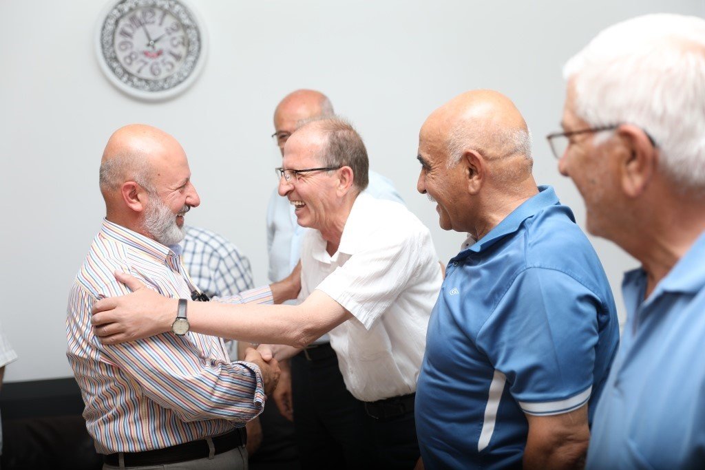 Kadim büyükler, Çolakbayrakdar çiftini bağrına bastı