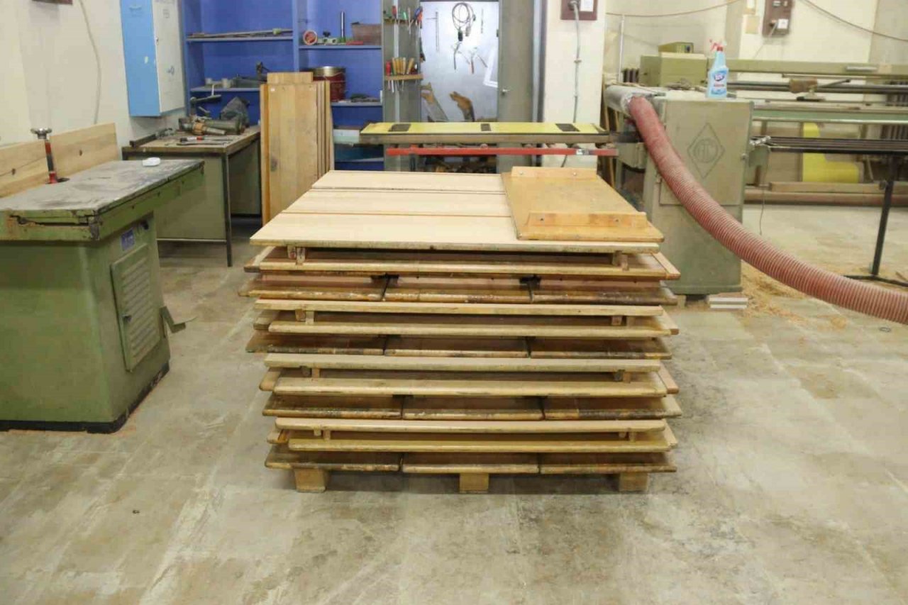 Kütahya’da okulların eski sıraları yeniden hayat buluyor