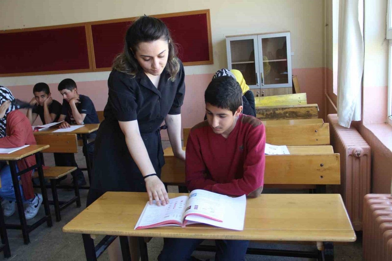 LGS öğretmenlerin başarısını da ortaya çıkardı: O ilçe başarı geleneğini bozmadı