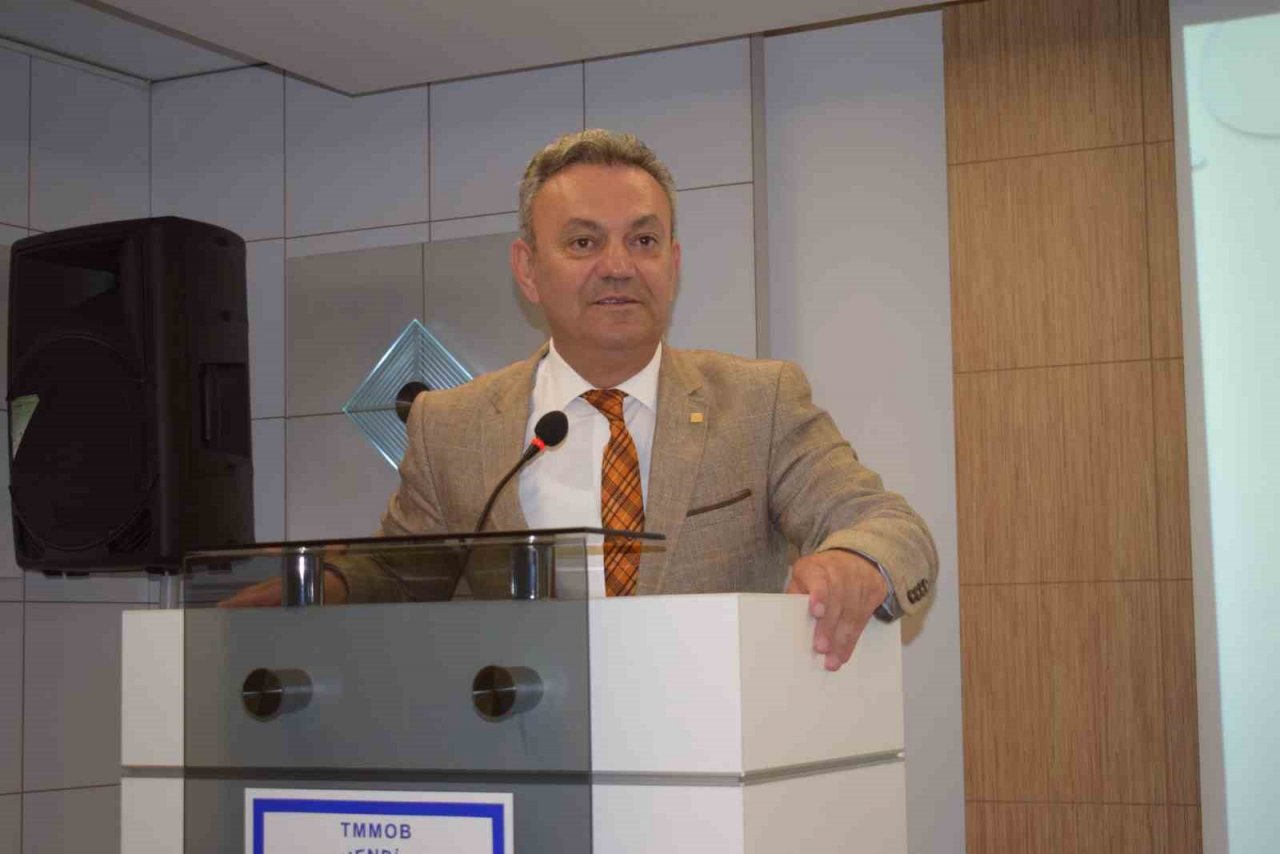 Derece ile mezun olan öğrencilere kutlama