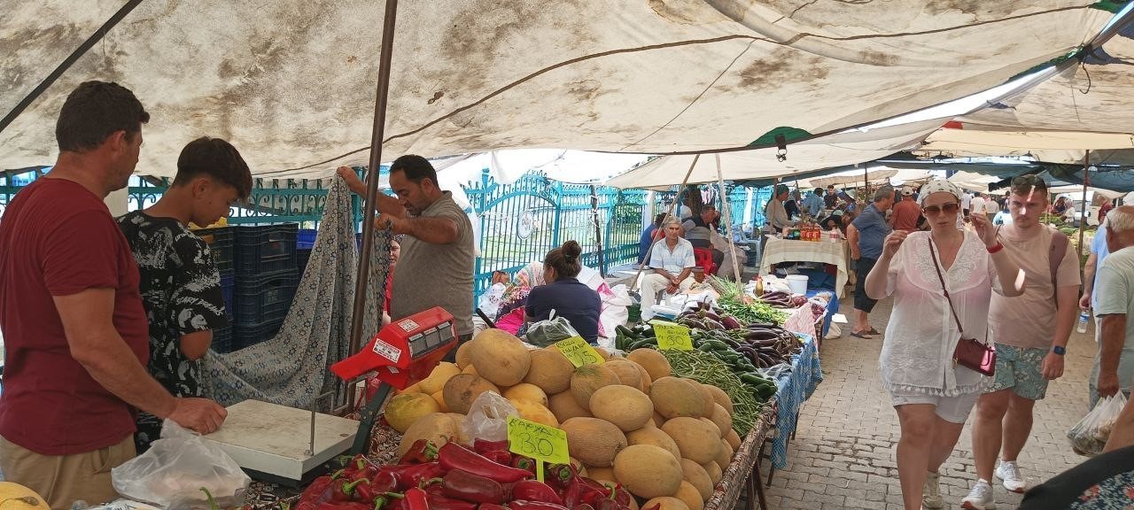 Fethiye’de meyve fiyatları cep yakıyor