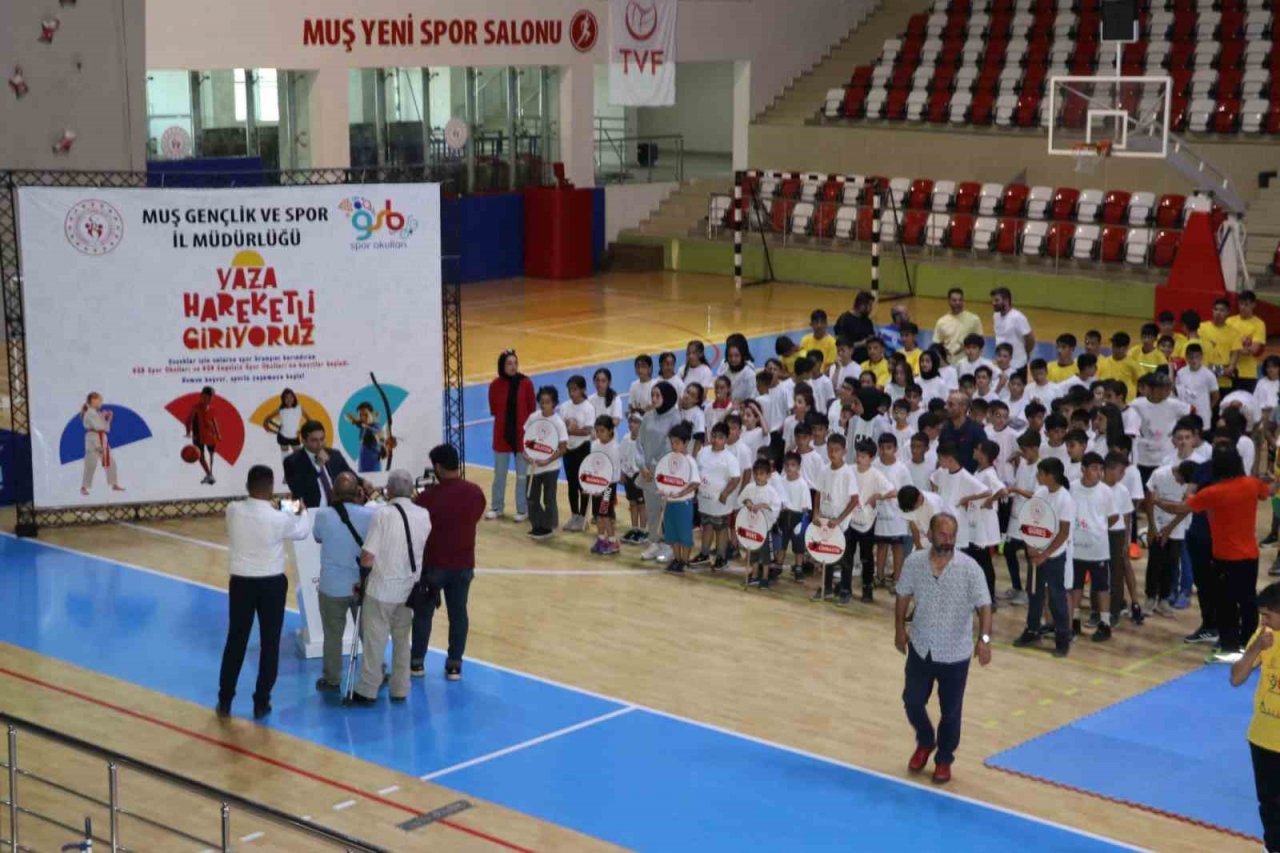 Muş’ta ‘Yaz Spor Okulları’ başladı
