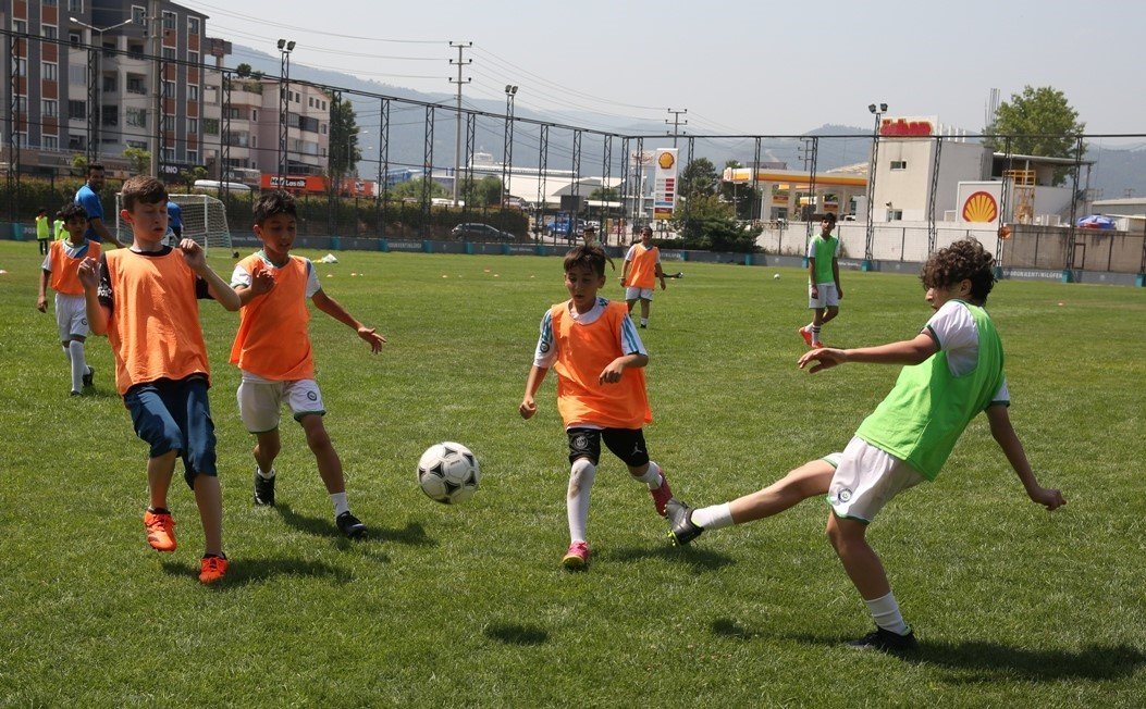 Nilüfer Yaz Spor Okulları’nda ilk dönem bitti