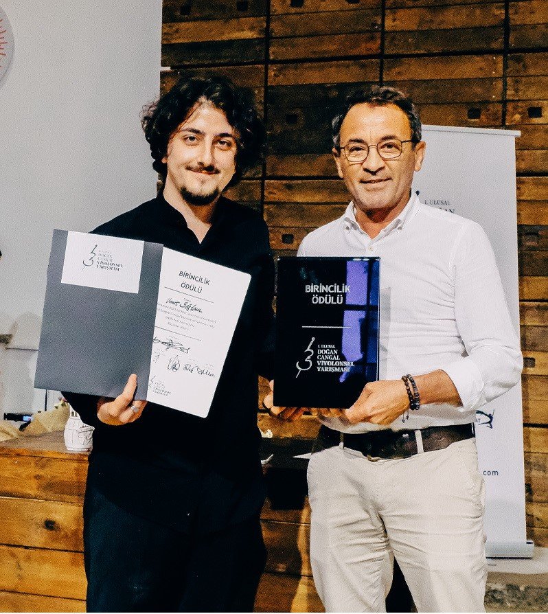 Genç sanatçılar ödüllerini aldı