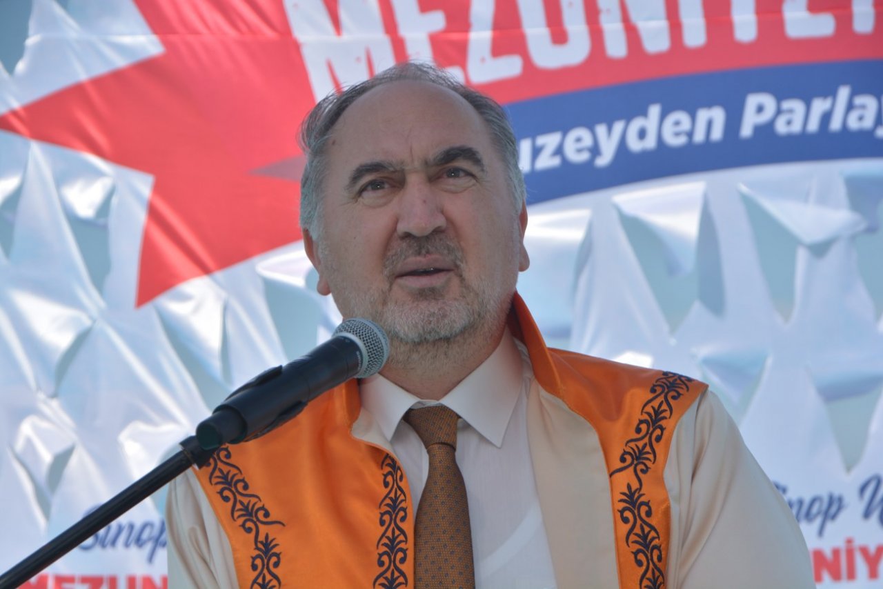 Sinop’ta 1500 öğrencinin mezuniyet heyecanı